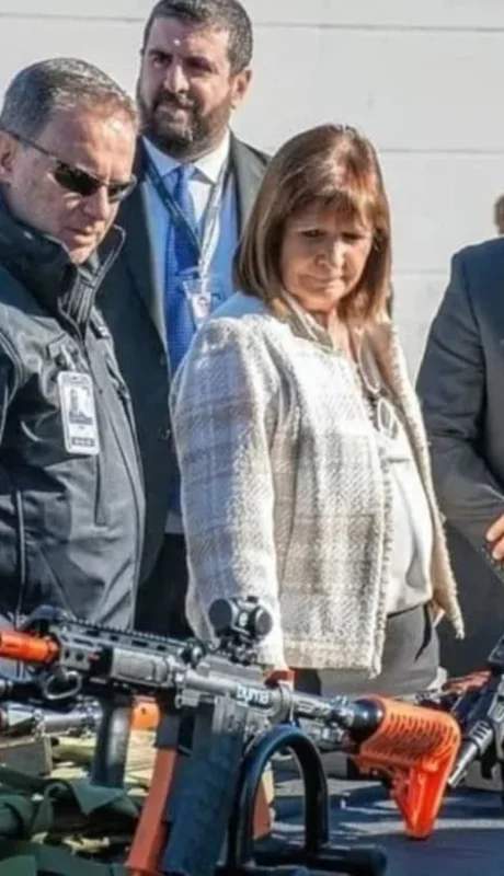 Patricia Bullrich implementó nuevas normativas para el uso de armas no convencionales.