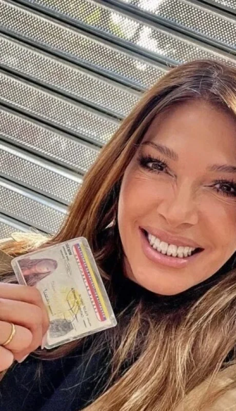 Catherine Fulop votó en la embajada venezolana en Argentina