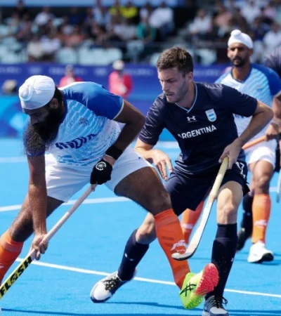 Los Leones empataron con India.