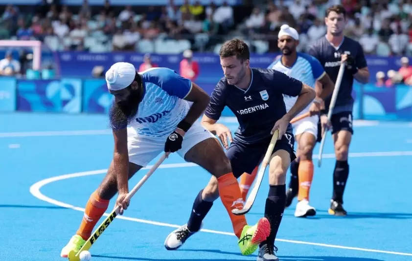 Los Leones empataron con India