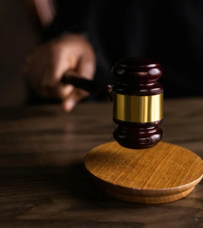 Histórico: condenaron a un hombre por golpear a su hijo con una ojota