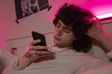 Stickers y ciberbullying: una nueva amenaza para la salud mental de los niños