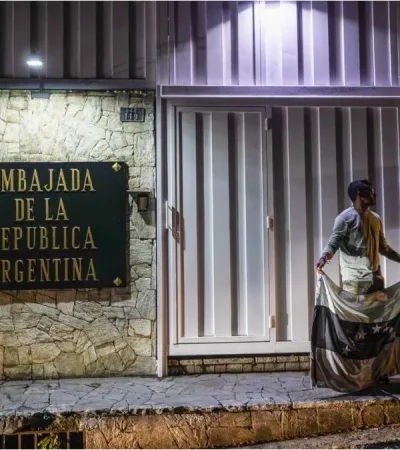Protestas chavistas ante la legación argentina