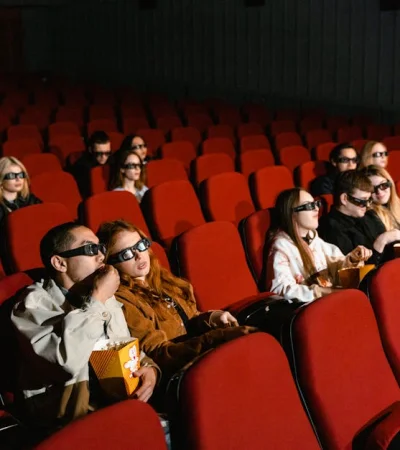 TikToker llevó una milanesa al cine y es furor en la plataforma.