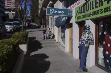 "Para que el dólar siga bajo, el Banco Central seca sus propias reservas"