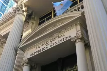 La gran prueba del BCRA para 2025: precio de dólar paralelo y la inflación del 1%