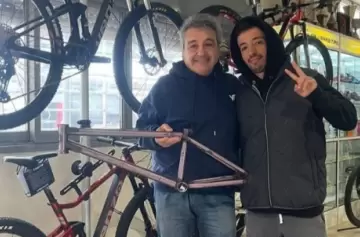 Detalles de la bicicleta de José "El Maligno" Torres fabricada en Córdoba