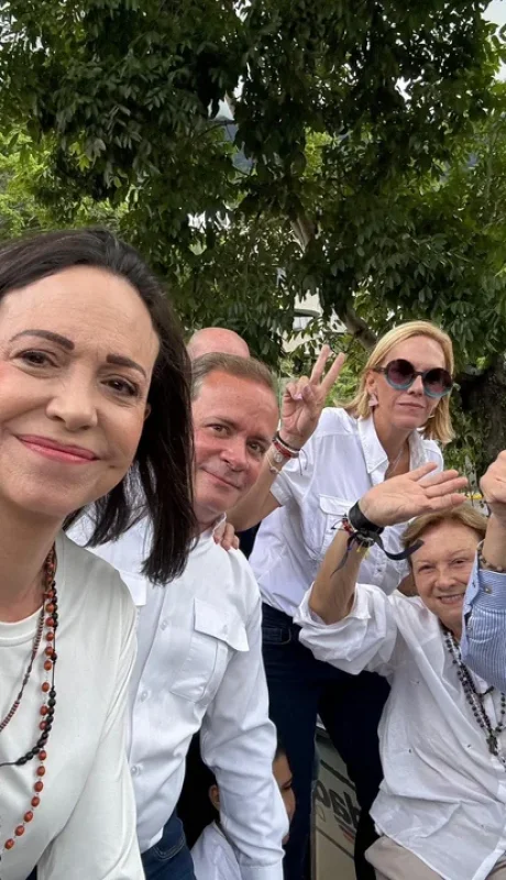 Los líderes opositores se repliegan/