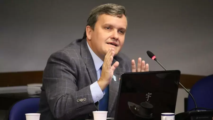 El economista Aldo Abram expresó su preocupación por la recesión actual./