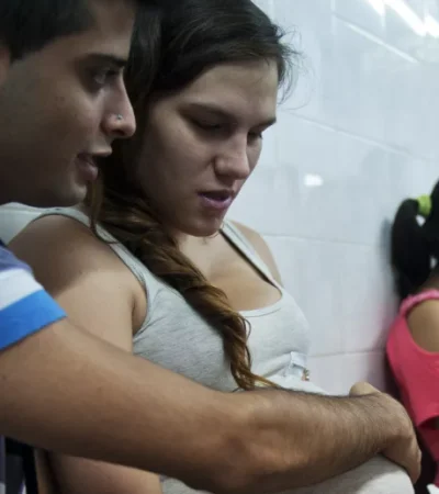 Una mujer puede ser embarazada por dos hombres al mismo tiempo