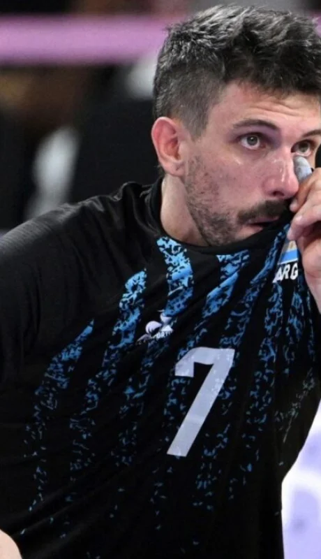 Conte, entre lágrimas, decidió dejar la Selección.