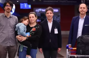 Cómo fue el regreso de los diplomáticos argentinos expulsados por Maduro