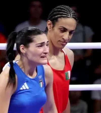 Angela Carini luego de la controversial pelea ante la argelina Imane Khelif