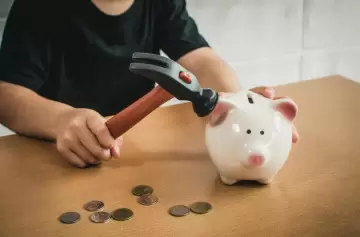 El 57% de los argentinos ya usa sus ahorros para afrontar gastos mensuales