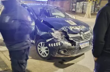 Borracho y sin documentación, se escapó y chocó con la policía