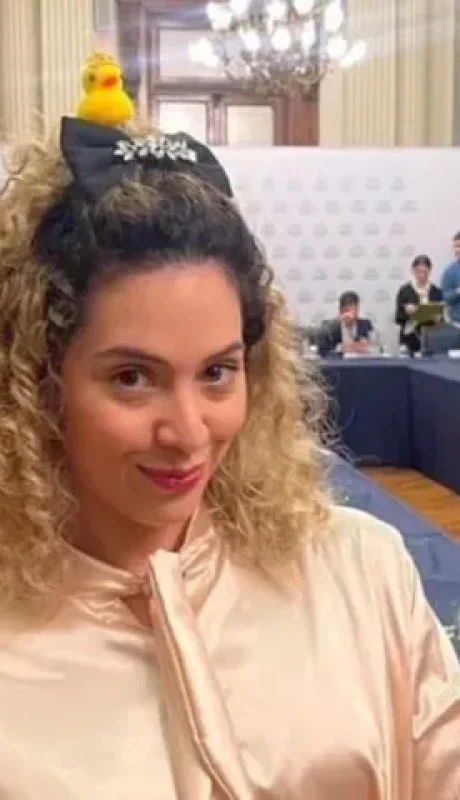 La diputada nacional por la Libertad Avanza, Lourdes Arrieta, tiene una manera de hacer política que no condice con lo votado por la población.