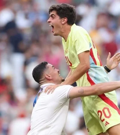 Los españoles celebraron ante los marroquíes