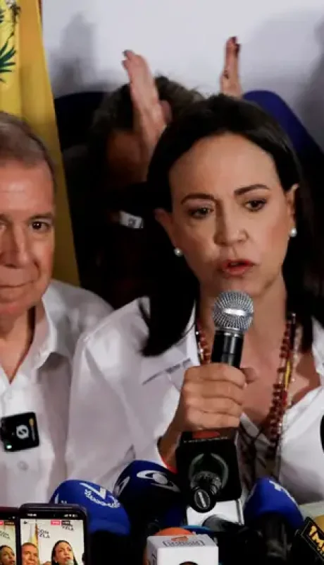 Machado y González Urrutia publicaron una carta abierta dirigida a los militares