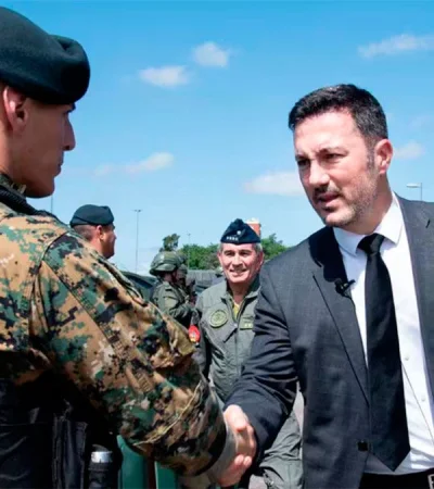 Luis Petri, ministro de Defensa.