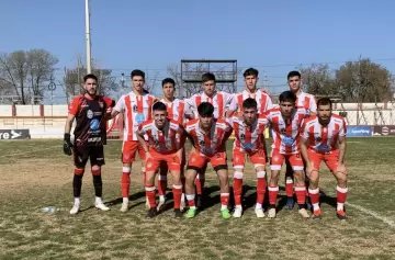 El clausura del fútbol mendocino sigue al palo