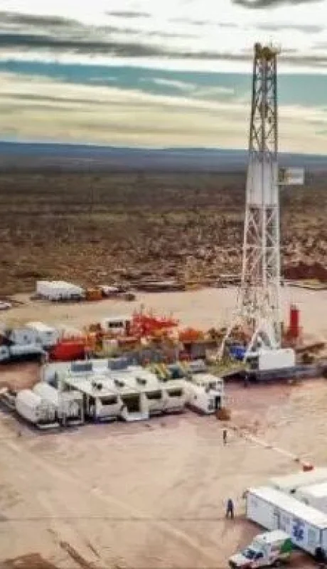 YPF rubrica la cesión de varios de sus clústeres