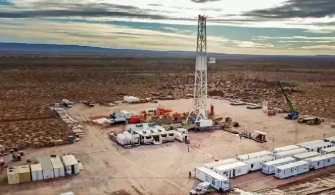 YPF rubrica la cesión de varios de sus clústeres