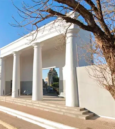 Ingreso al cementerio donde se cometió la profanación.