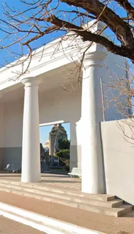 Ingreso al cementerio donde se cometió la profanación.