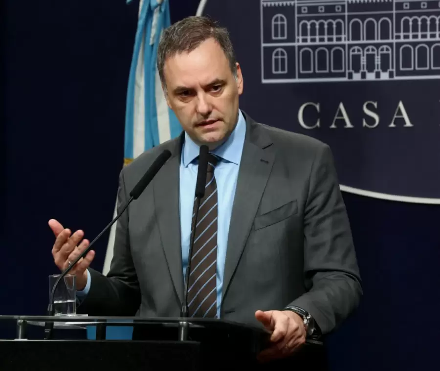 El vocero presidencial, Manuel Adorni, brindó detalles en su conferencia de este martes. (Web)