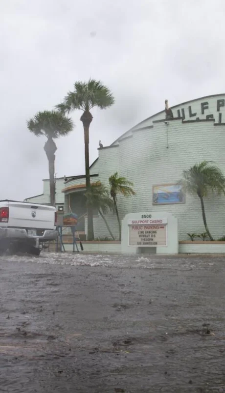 El huracán Debby golpea Florida.