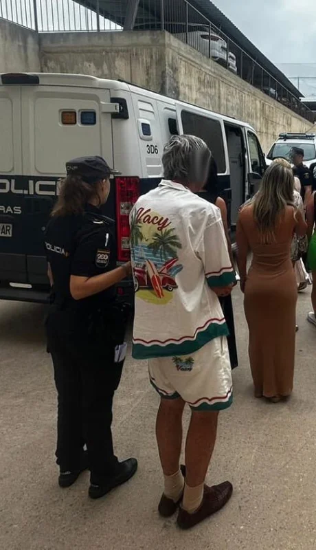 Los policías acudieron al llamado de los empleados