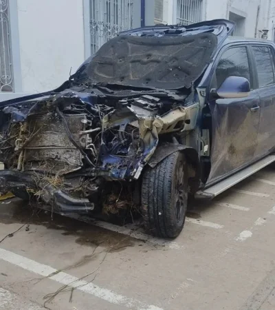 Así quedó la camioneta de Farioli.