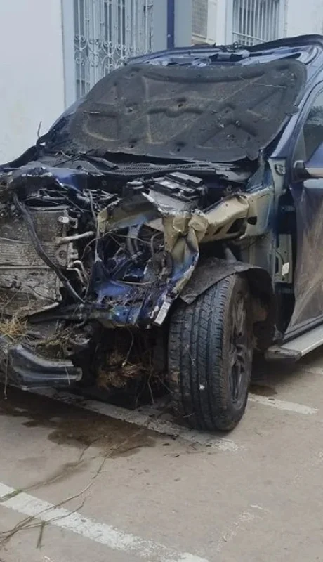 Así quedó la camioneta de Farioli.