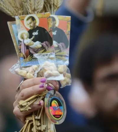 La marcha fue convocada bajo el lema "Paz, Pan, Tierra, Techo y Trabajo",