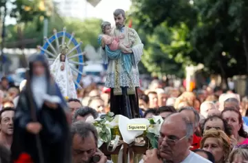 La CGT, las CTA y movimientos sociales marchan y se concentran por San Cayetano