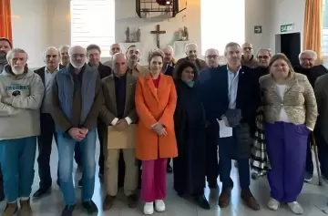 Visita de diputados nacionales a represores: foto y denuncia penal