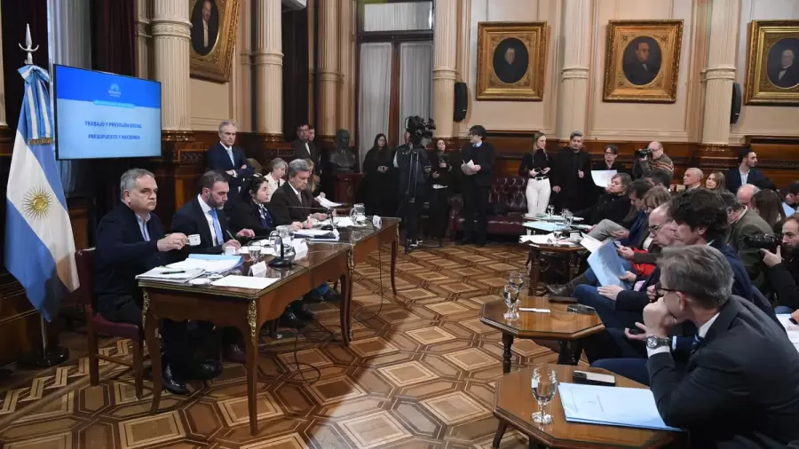 El plenario de las comisiones de Trabajo y Previsión Social y de Presupuesto y Hacienda de la Cámara alta retomará la sesión este miércoles. (Web)