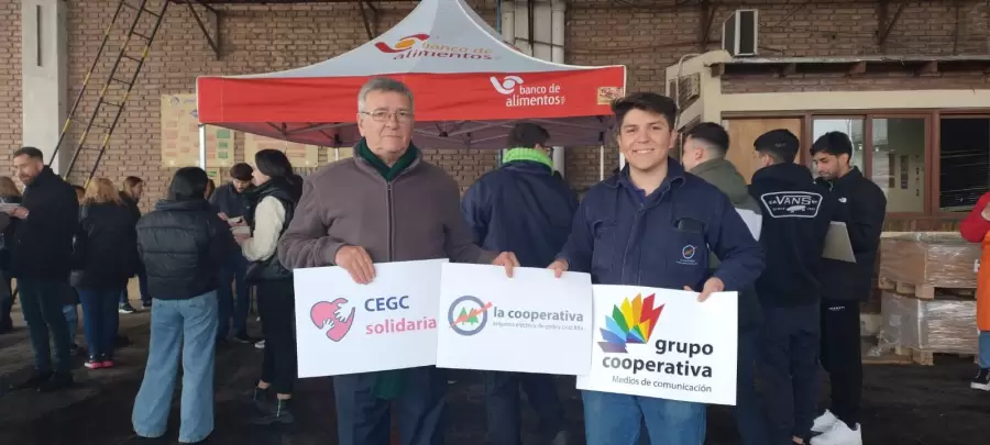 Alfredo Peinado y Arián Núñez, de La Cooperativa Empresa Eléctrica de Godoy Cruz.