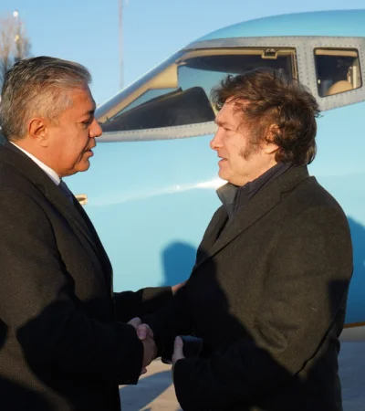El presidente fue recibido por el gobernador Rolando Figueroa.