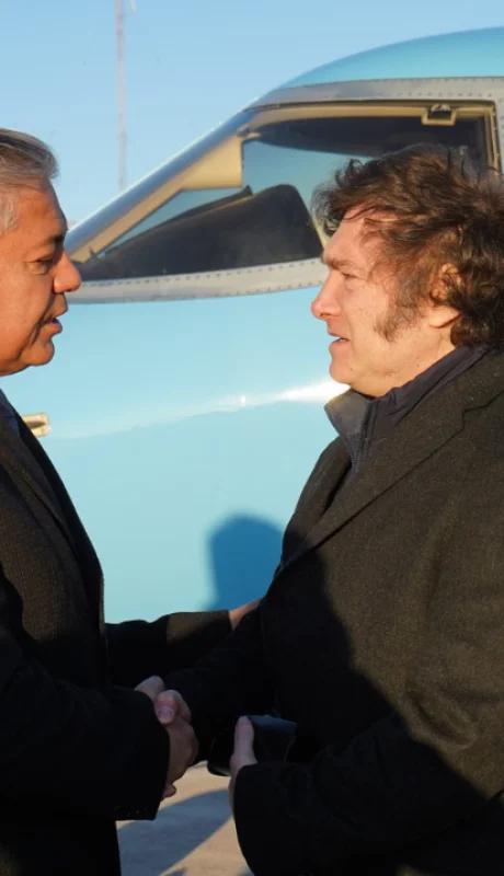 El presidente fue recibido por el gobernador Rolando Figueroa.