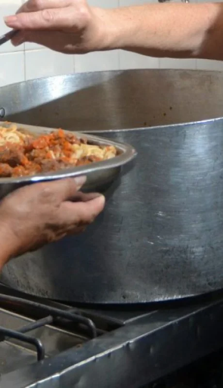 El Gobierno anunció un aumento de 40% en el presupuesto para los comedores