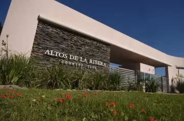 Un empresario millonario fue descubierto por robar a un vecino en un country