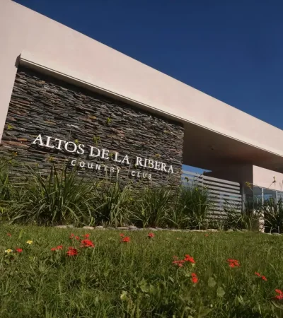 Entrada del country donde ocurrieron los robos