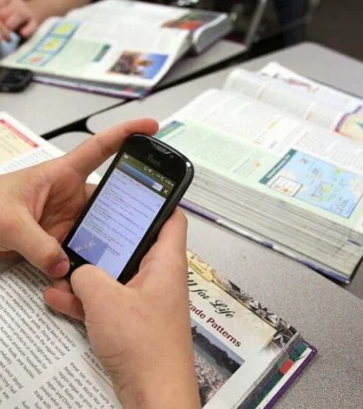 Se consideran parte del proceso educativo