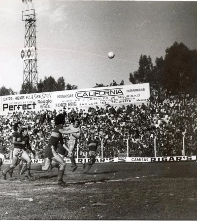 La Lepra y el Xeneize jugaron en 1973 /El Gráfico