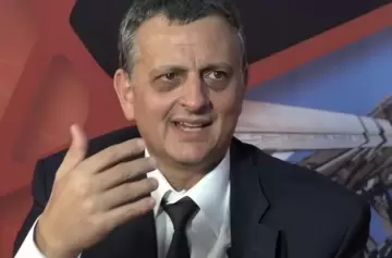 YPF seguirá con la planta de GNL aunque se retire la malaya Petronas