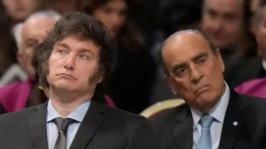 Javier Milei y el peronista Guillermo Francos