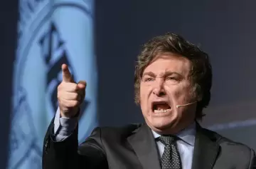 Otro cachetazo para Milei: aprobaron  la nueva fórmula de movilidad jubilatoria