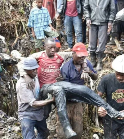 Avalancha de basura deja al menos 17 muertos y caos en Uganda