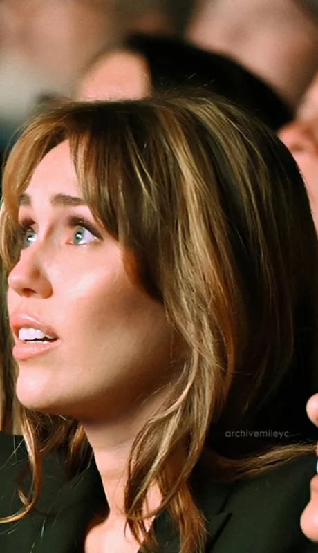 Miley recibió el galardón Disney Legends.